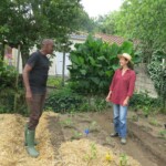 Annie Ardois et Maurice, son stagiaire venu du Bénin